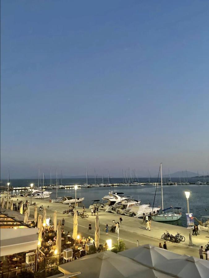 Marine Apartment With Sea & Port View! فولوس المظهر الخارجي الصورة