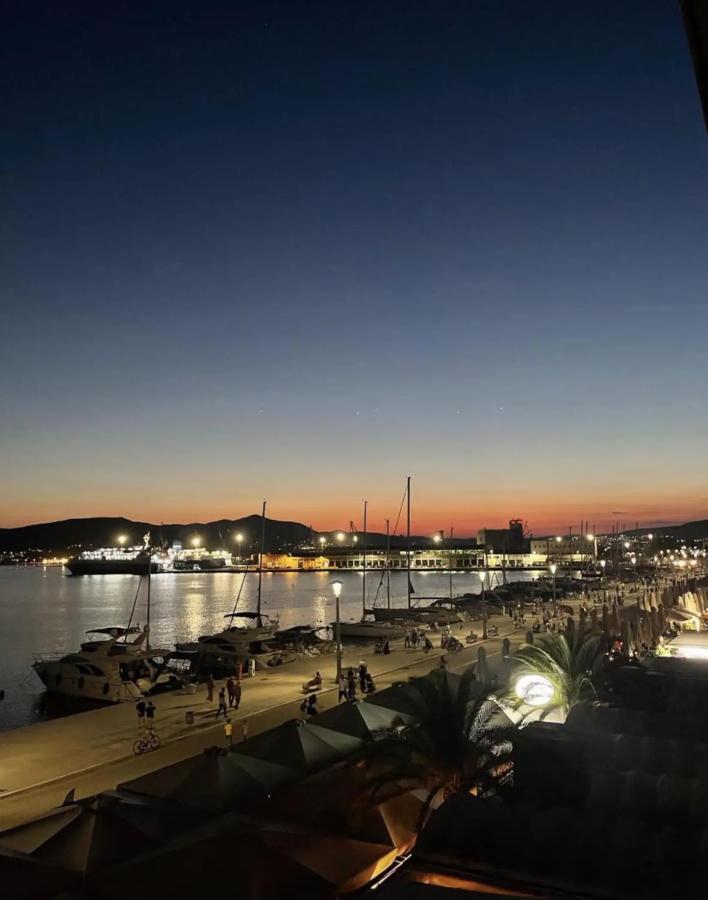 Marine Apartment With Sea & Port View! فولوس المظهر الخارجي الصورة