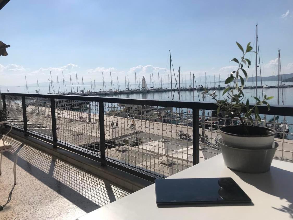 Marine Apartment With Sea & Port View! فولوس المظهر الخارجي الصورة